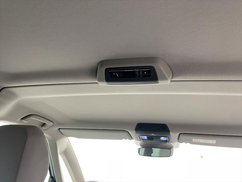 Volkswagen Multivan Long Life 1,5 TSI PHEV 4MOT - fotka 13 z 28