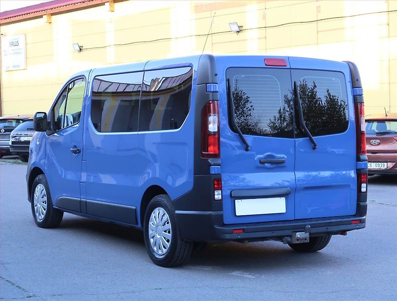 Opel Vivaro (2017) 1.6 BiCDTI, Bus, 9Míst - fotka 4 z 20