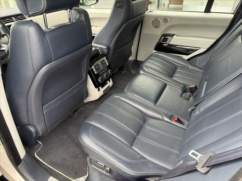 Land Rover Range Rover 4,4 AUTOBIOGRAPHY SDV8 - fotka 20 z 23