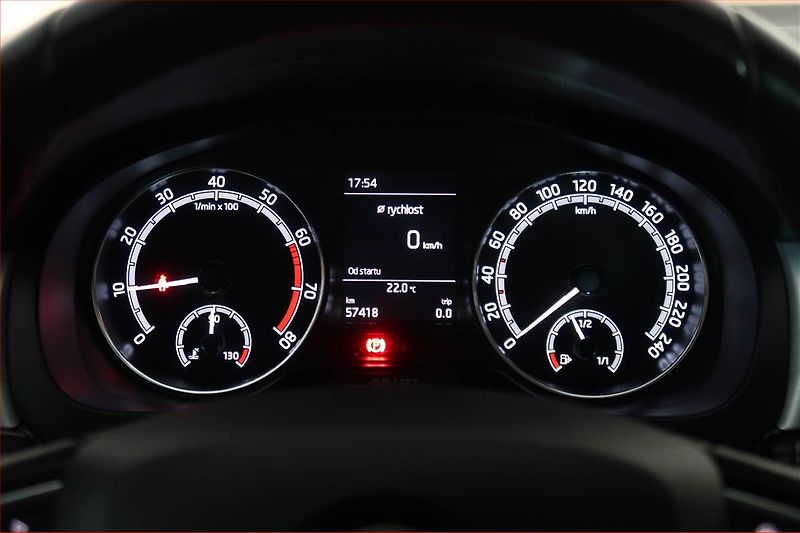 Škoda Rapid (2018) 1.0 TSI, Park. senzory - fotka 11 z 16