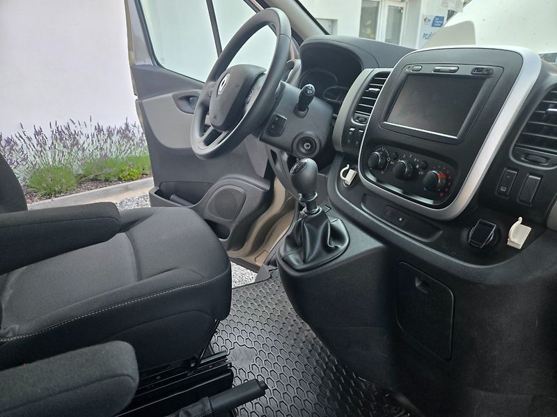 Renault Trafic (2020) 1.6 DCi 8.místné,nové CZ LONG - fotka 16 z 21