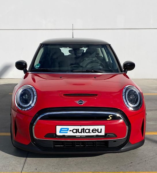 Mini Cooper (2022) SE 135 kW 2022 - fotka 2 z 18