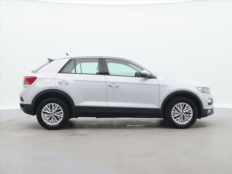 Volkswagen T-Roc 1,5 TSI 110 kW Aut.Klima 1.Maj - fotka 8 z 29