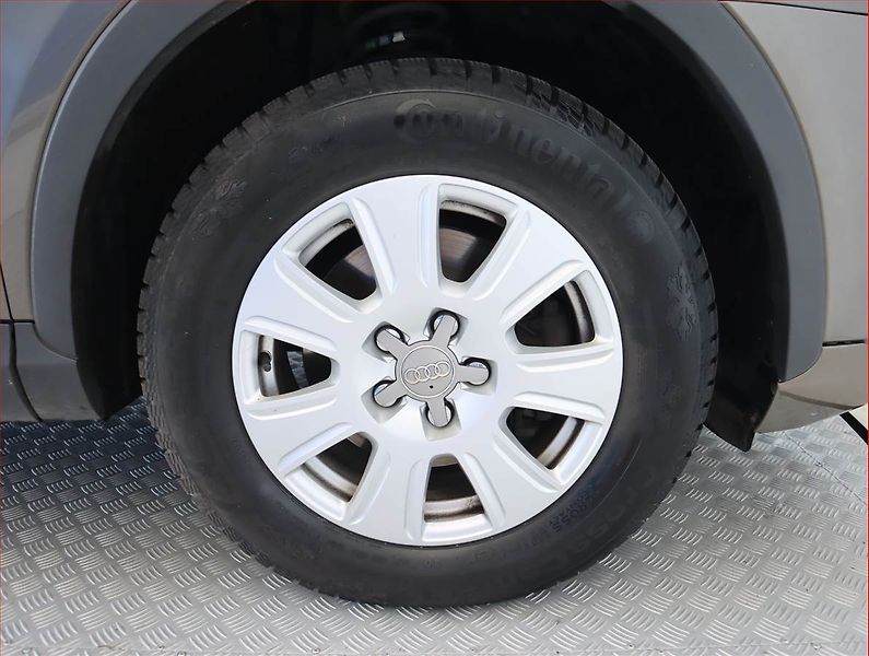 Audi Q3 (2016) 2.0 TDI, Automat, Serv.kniha - fotka 15 z 21