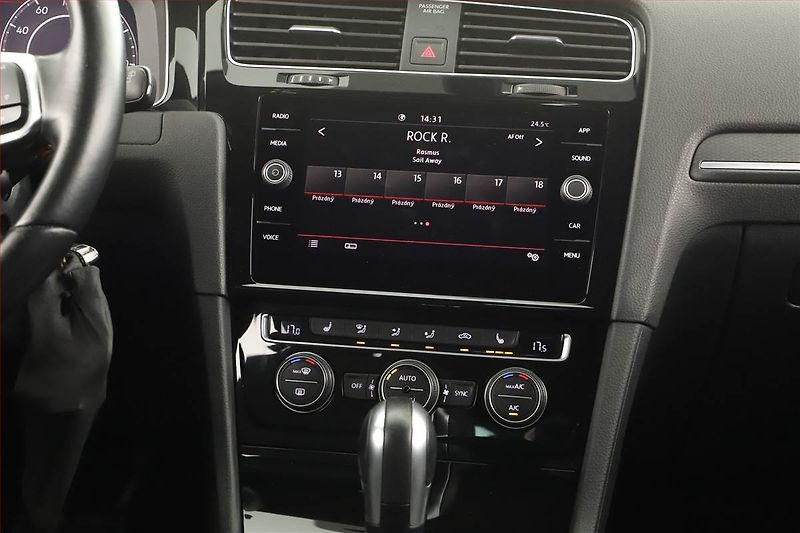 Volkswagen Golf (2019) 2.0 GTI Performance - fotka 10 z 16