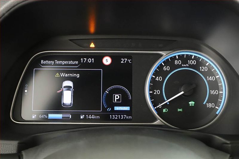 Nissan Leaf (2019) 40 kWh, SoH 87%, Automat - fotka 8 z 17