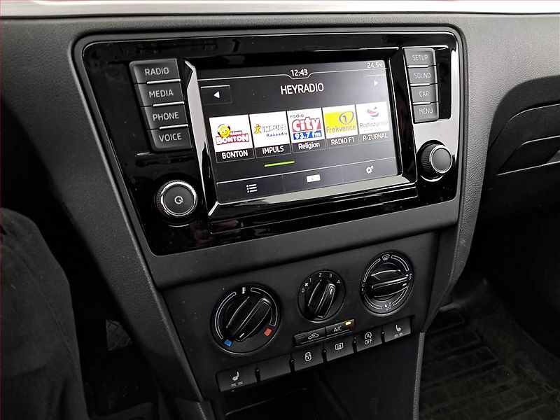 Škoda Rapid (2017) Ambition 1.2 TSI, Serv.kniha - fotka 12 z 15
