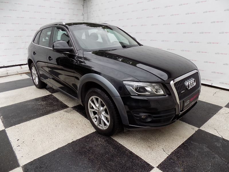 Audi Q5 (2010) 2.0TDI/4x4/Bi-xenon/LED/ - fotka 5 z 38