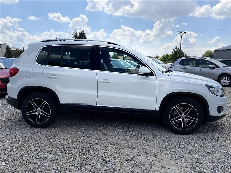 Volkswagen Tiguan 1,4 TSI PANORAMA, LED, BIXENON - fotka 5 z 36