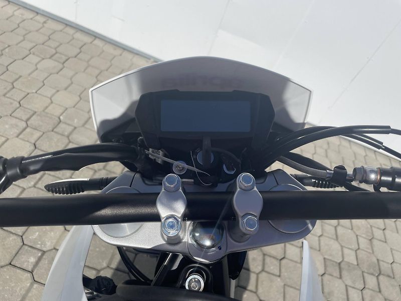 Aprilia (2026) RX 125 EU5+ - fotka 10 z 12