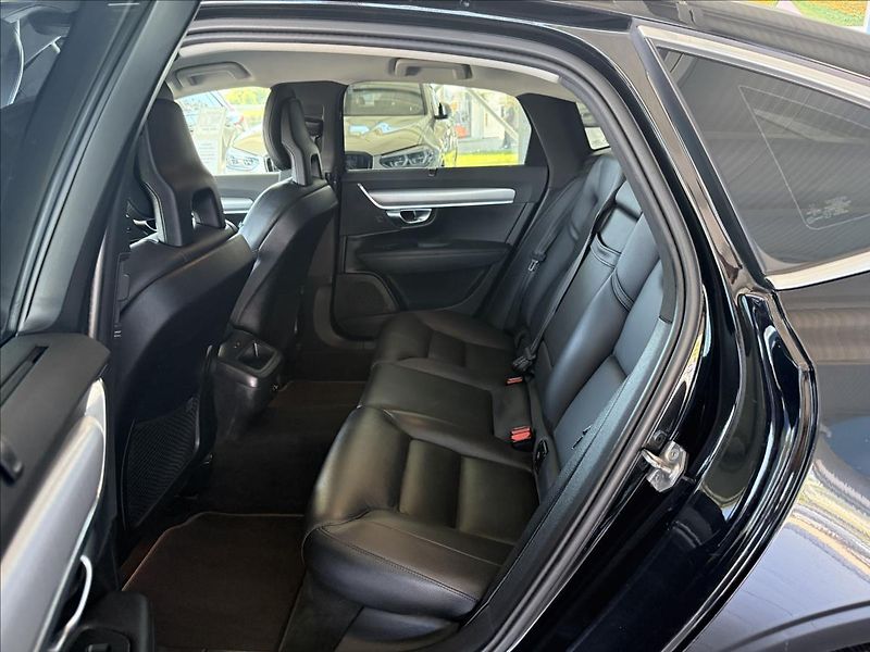 Volvo S90 2,0   173 kW,D5,4x4 - fotka 25 z 33