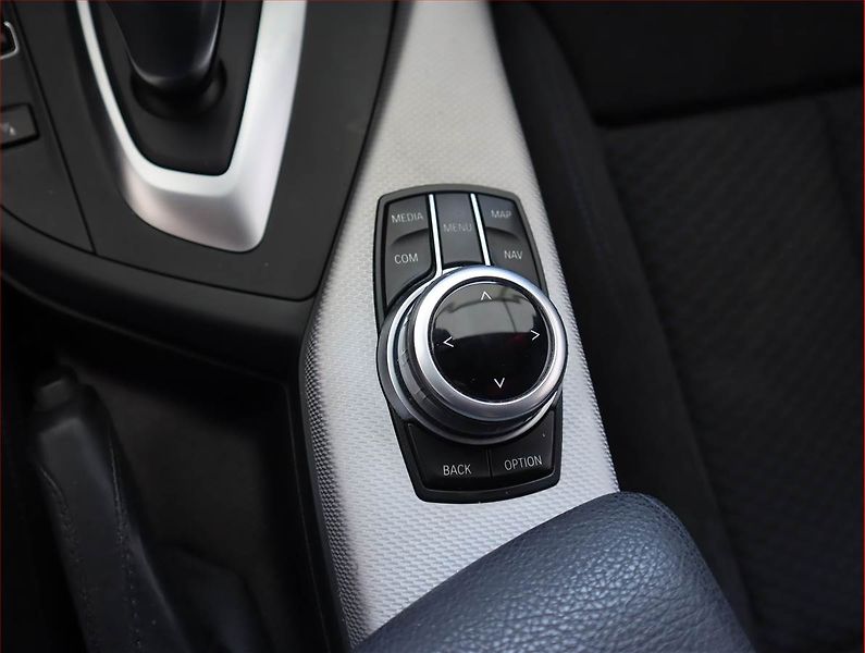 BMW Řada 1 (2018) M Sport 118i, Automat - fotka 17 z 21