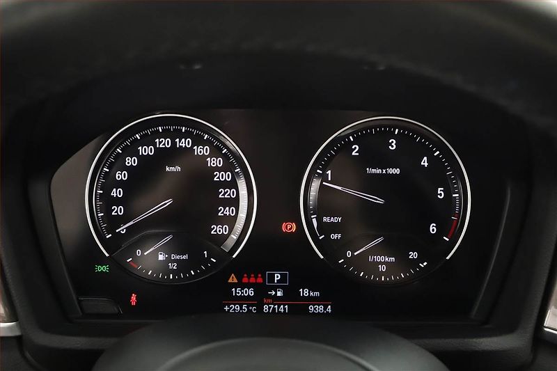 BMW X1 (2019) xDrive18d, ALU, KLIMA, ČR, 4X4 - fotka 8 z 18