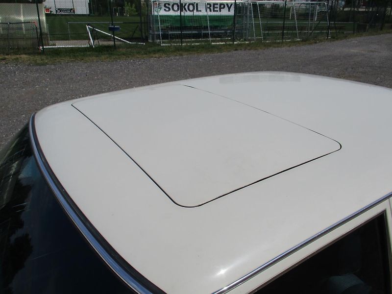 Mercedes-Benz 280 (1972) W114 - fotka 9 z 24