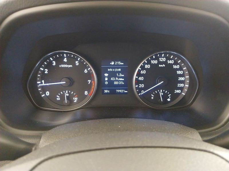 Hyundai i30 (2018) Go! 1.4 T-GDI, ČR,1.maj - fotka 11 z 27
