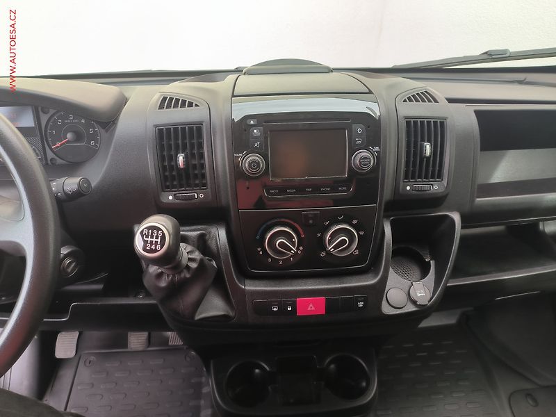 Peugeot Boxer (2018) 2.0HDi L4H2, ČR, 120kW, AC - fotka 13 z 22