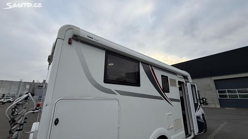 McLouis MC4 873 2.2 MJ 103 kW - fotka 12 z 18