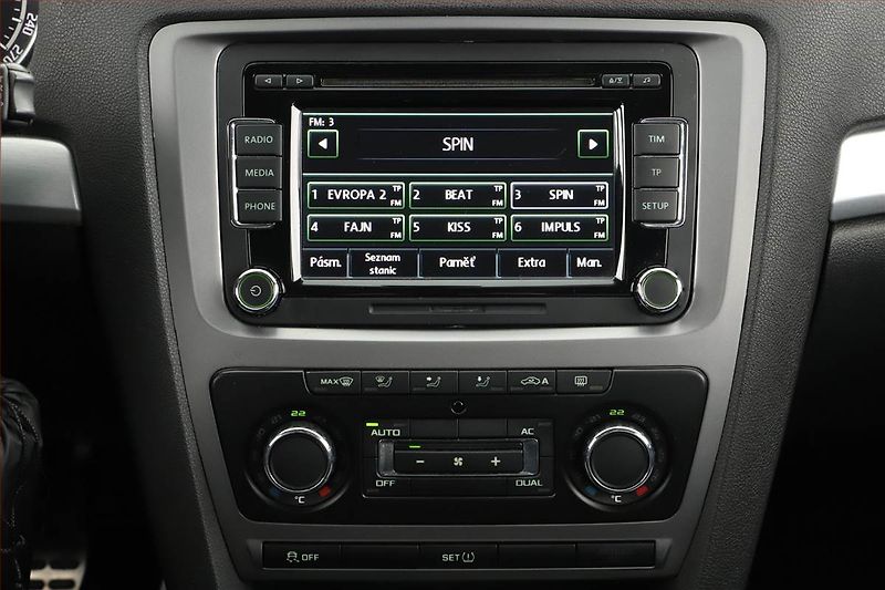 Škoda Octavia (2011) RS 2.0 TSI, Xenony, Tempomat - fotka 9 z 13