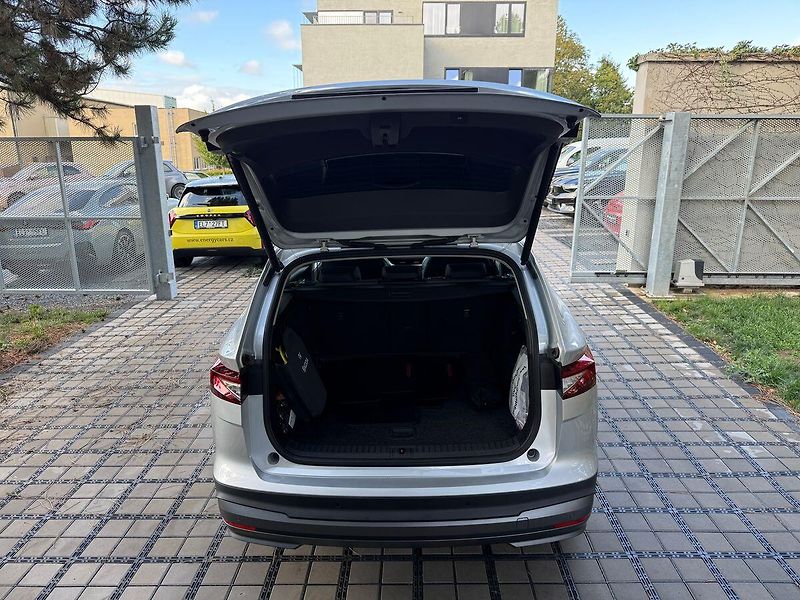 Škoda Enyaq 82 kWh / LOFT / Matrix LED/ Te - fotka 38 z 43