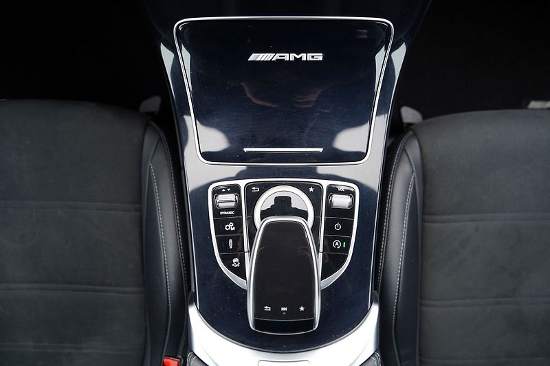 Mercedes-Benz Třídy C C 63 AMG Performance/480 PS/ČR - fotka 24 z 36