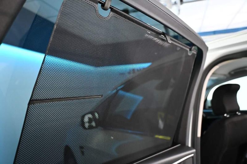 Ford S-MAX (2022) 2.0 7 Míst 140 KW LED SONY ACC - fotka 34 z 41
