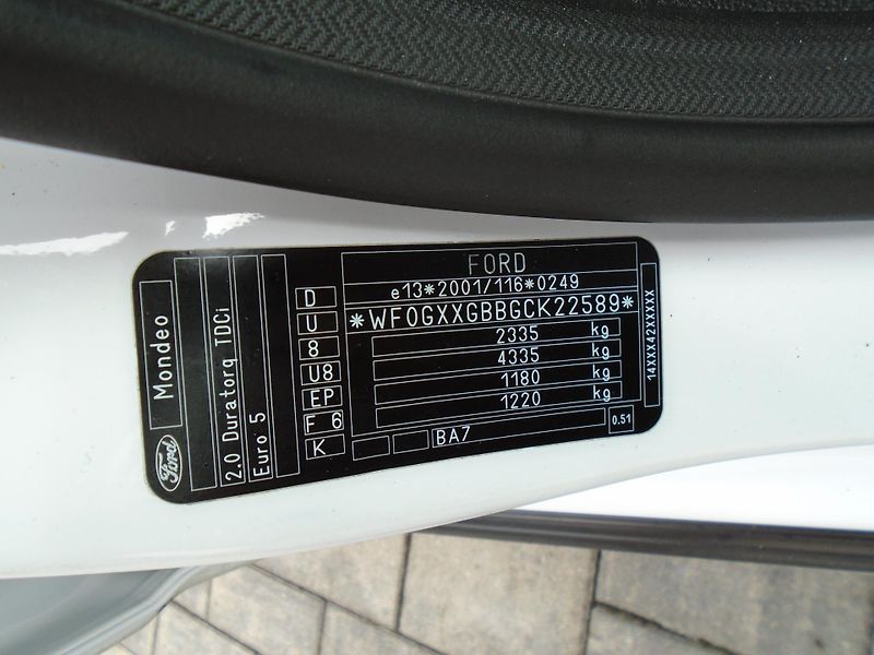 Ford Mondeo 2.0Tdci 103kW Titanium Aut - fotka 25 z 27