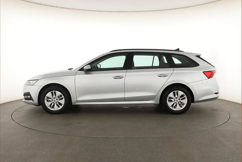 Škoda Octavia (2023) Ambition 2.0 TDI, ČR,1.maj - fotka 3 z 21