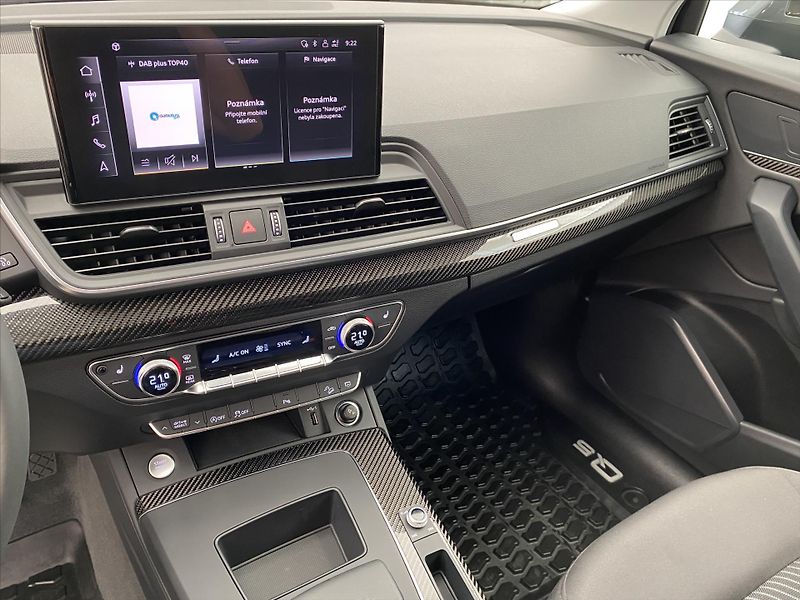 Audi Q5 2,0 S-LINE 40TFSI 150kW - fotka 18 z 26