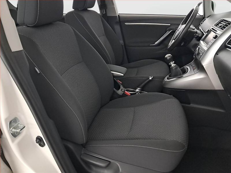 Toyota Verso (2013) 2.0 D-4D, 7 míst, Navi - fotka 9 z 19