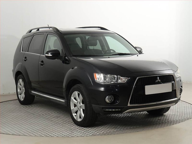 Mitsubishi Outlander (2012) 2.2 DI-D, 4X4, 7 míst, ČR - fotografie inzerátu