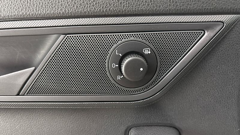 Škoda Fabia 1.0 TSI Active - fotka 21 z 23