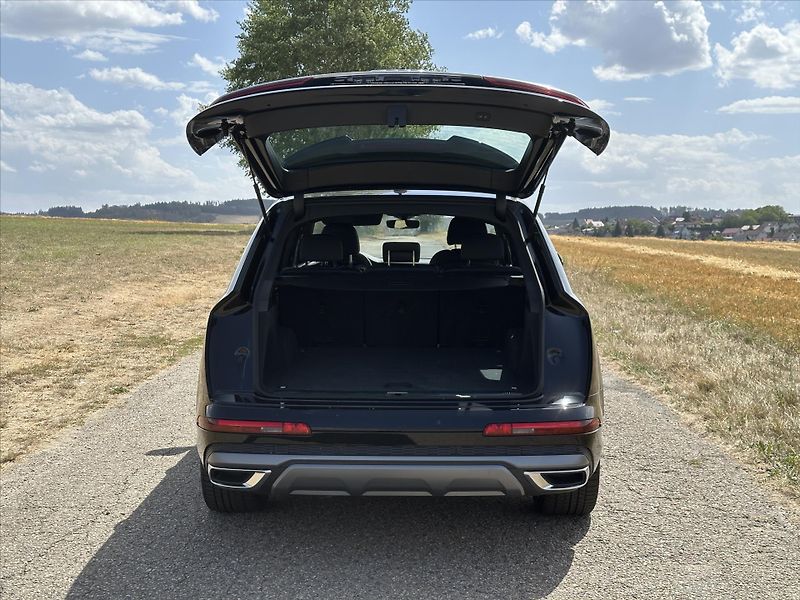 Audi Q7 3.0 50 TDI quattro tiptronic S - fotka 9 z 36