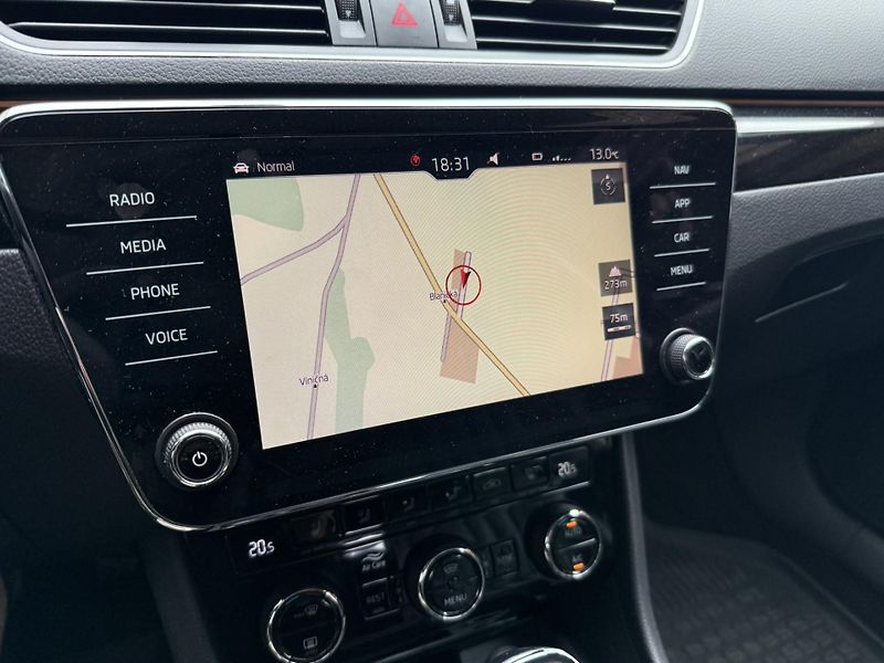 Škoda Superb (2018) 2.0 TDi 4x4 L&K DSG  ZAK V ČR - fotka 17 z 22