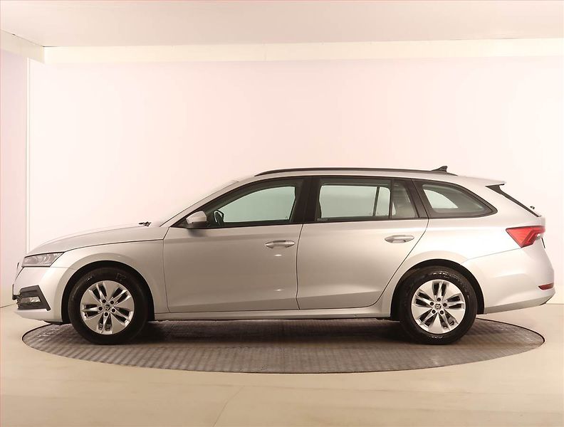 Škoda Octavia (2023) Ambition 2.0 TDI, ČR,1.maj - fotka 3 z 24