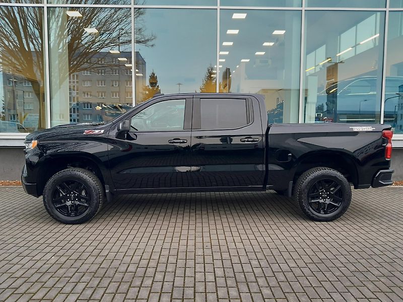 Chevrolet Silverado (2026) 6,2 V8 Trail Boss Z71 - fotka 6 z 45
