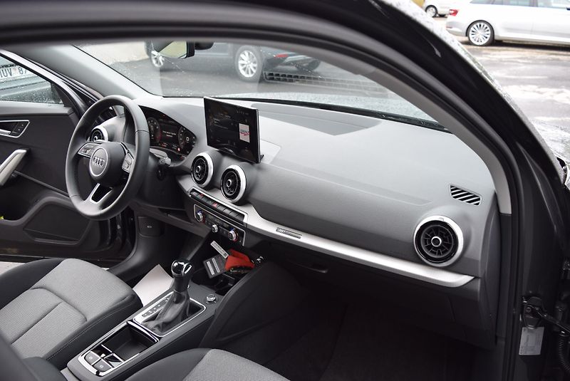 Audi Q2 (2025) 1.5TSI 110kw 35TFSI S-LINE NAV - fotka 38 z 46