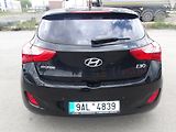 Hyundai i30 1,6CRDi  Automat!! 2 x kola! - náhled 11