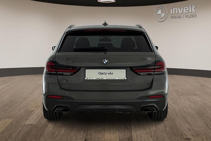 BMW Řada 5 530d xDrive - fotka 4 z 29