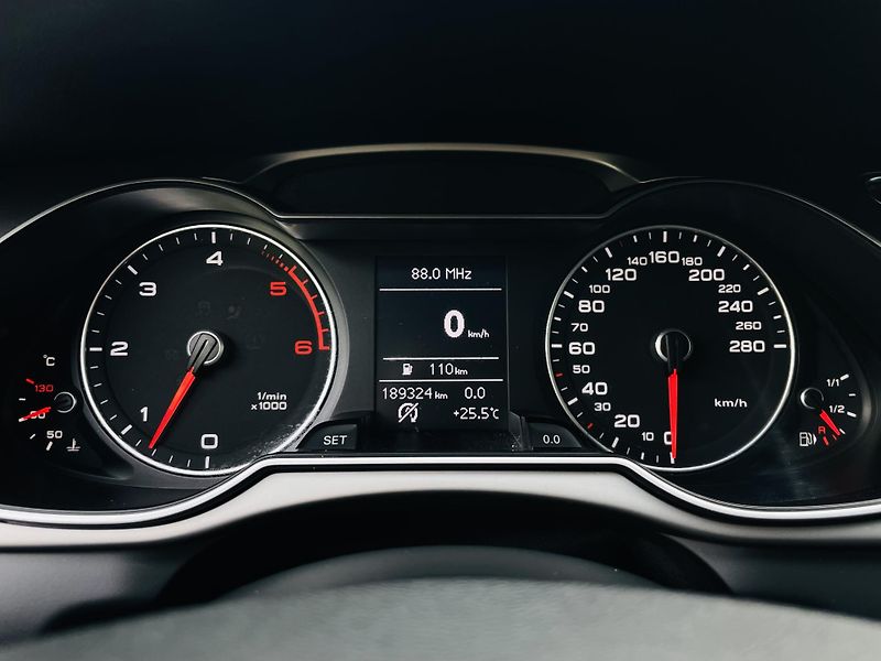 Audi A4 3.0TDI QUATTRO VÝHŘEV SERVISKA - fotka 38 z 41