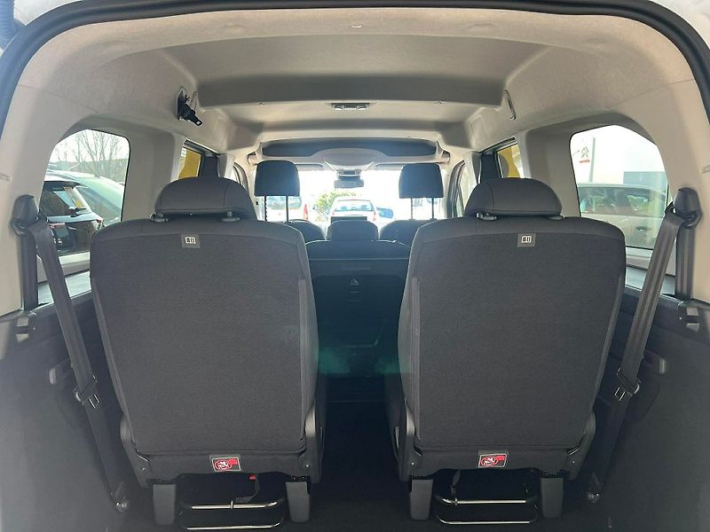 Opel Combo (2026) L2 Eleg.Pl. 1,5CDTi MT6-7 míst - fotka 23 z 27