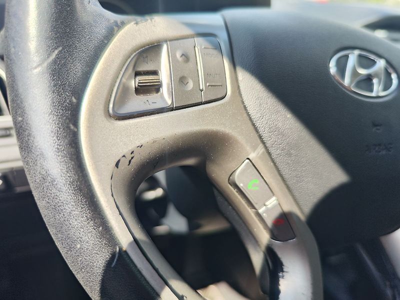 Hyundai ix35 1.7 CRDI/85kW trikolor - fotka 22 z 26