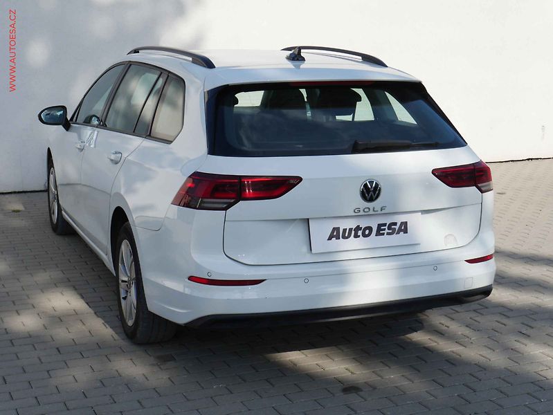 Volkswagen Golf (2023) 2.0 TDi, 1.maj,ČR, Life - fotka 6 z 18