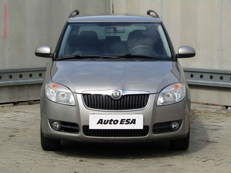 Škoda Fabia (2009) 1.2 HTP, ČR, AC, tažné - fotka 2 z 17