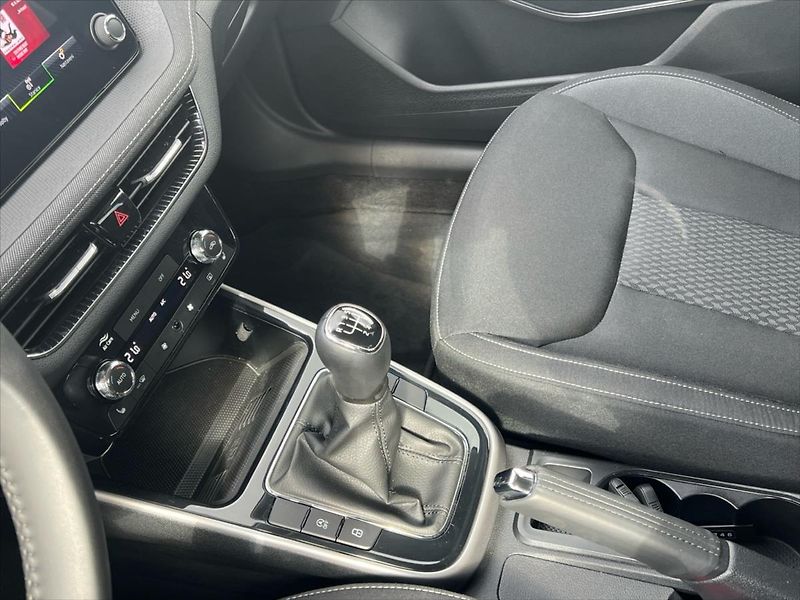 Škoda Fabia 1,0 TSi 85kW TOP SELECTION  IV - fotka 18 z 24