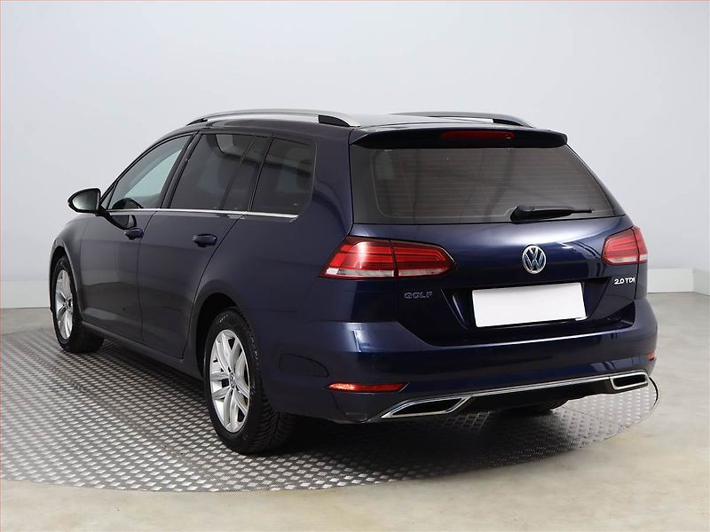 Volkswagen Golf (2017) Highline 2.0 TDI, Serv.kniha - fotka 4 z 17