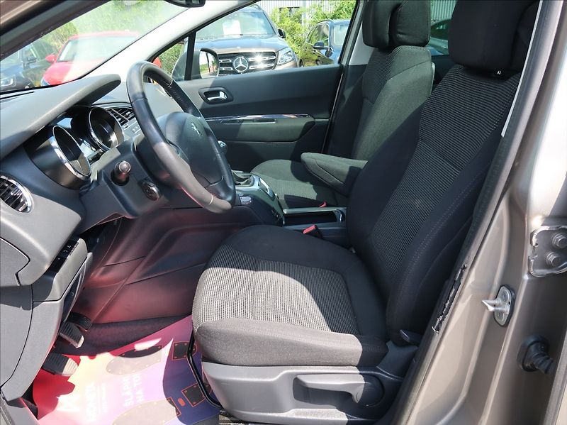 Peugeot 5008 2,0 HDi,110kW,NovéČR,7míst - fotka 12 z 31