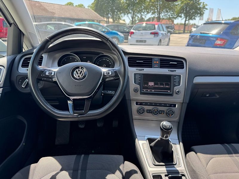 Volkswagen Golf (2016) R-line 1.6TDI 81kW - fotka 18 z 28