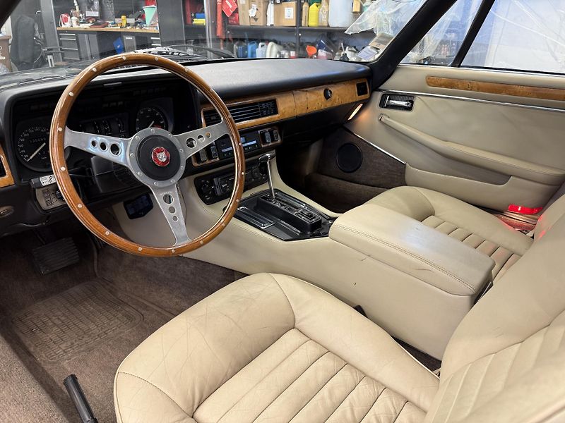 Jaguar XJS 5.3 V12 - bez koroze - fotka 9 z 15