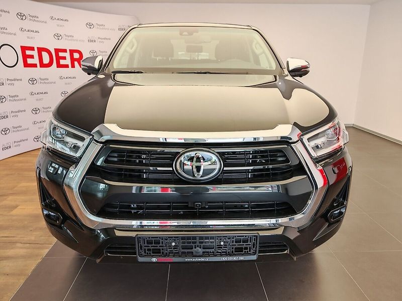 Toyota Hilux 2.8D ( 204k ) Executive - fotka 6 z 6
