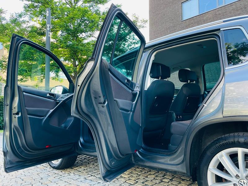 Volkswagen Tiguan 2.0TSI 4x4 AUTOMA KAMERA TAŽNÉ - fotka 21 z 44